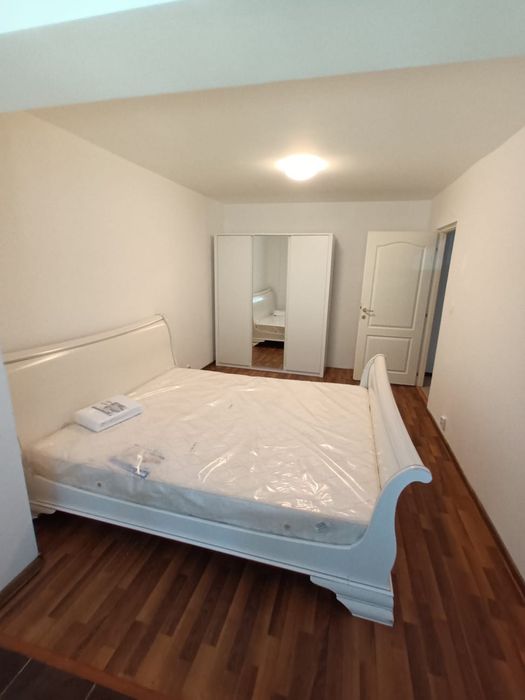 Ofer spre inchiriere apartament cu 2 camere zona Banca Nationala