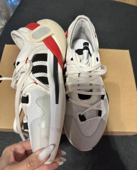 Adidasi Adidas