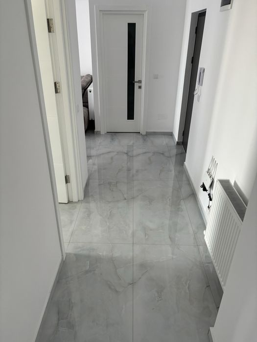 Inchiriez camera de apartament