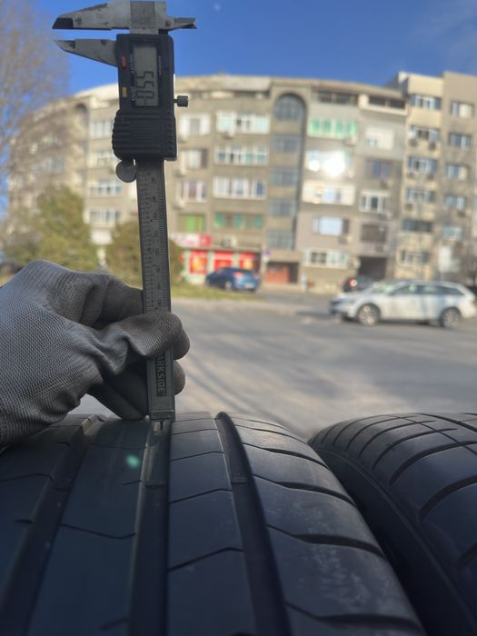 Продавам 2броя 275/40-18 Рънфлат 24г.Дот