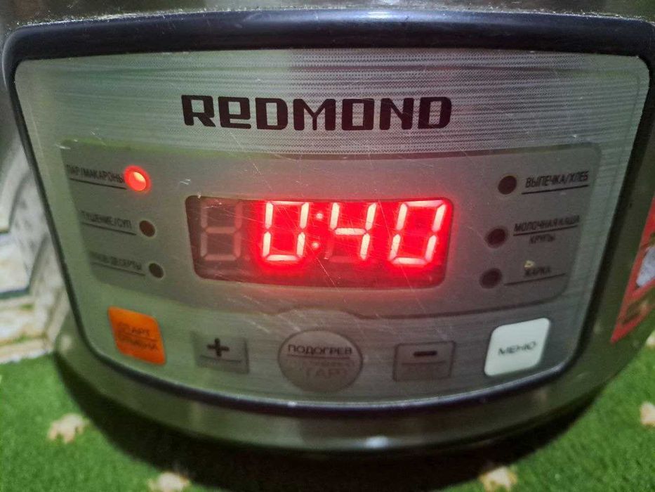 Продам Мултиварка в хорошем и рабочем состояние