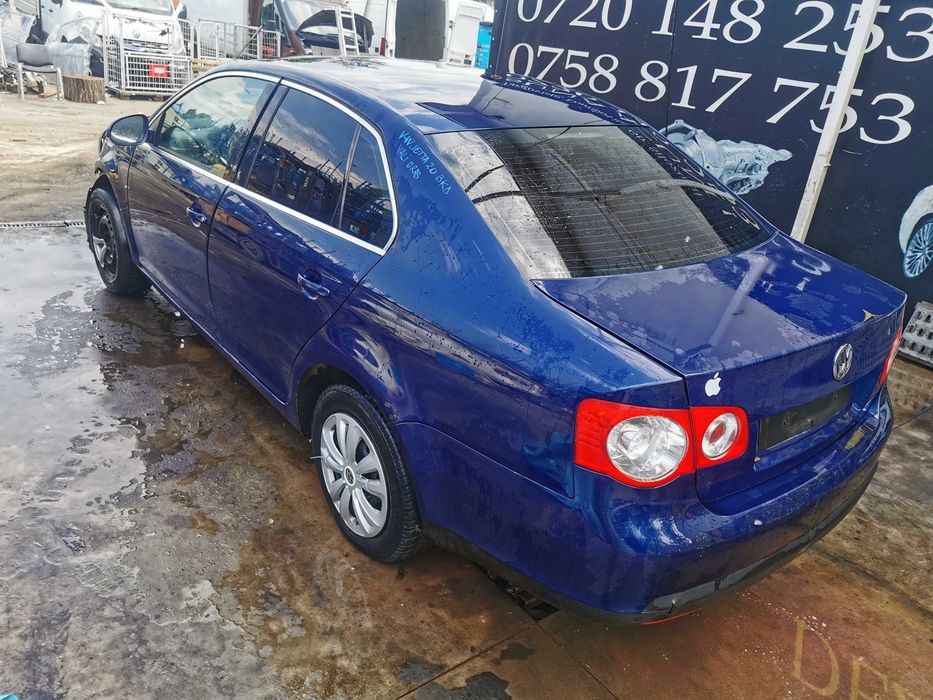 dezmembrez vw jetta cod motor BKD/oglinzi jetta/ bara fata jetta/stop
