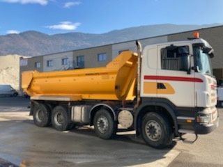 Транспортирам и Продавам Пясък (речен и кариерски), и Чакъл.Извозване