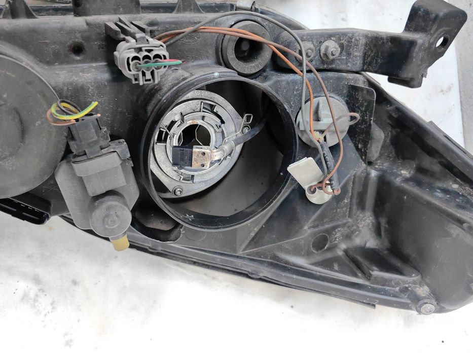 Оригинални фарове Нисан Примера Nissan Primera Xenon