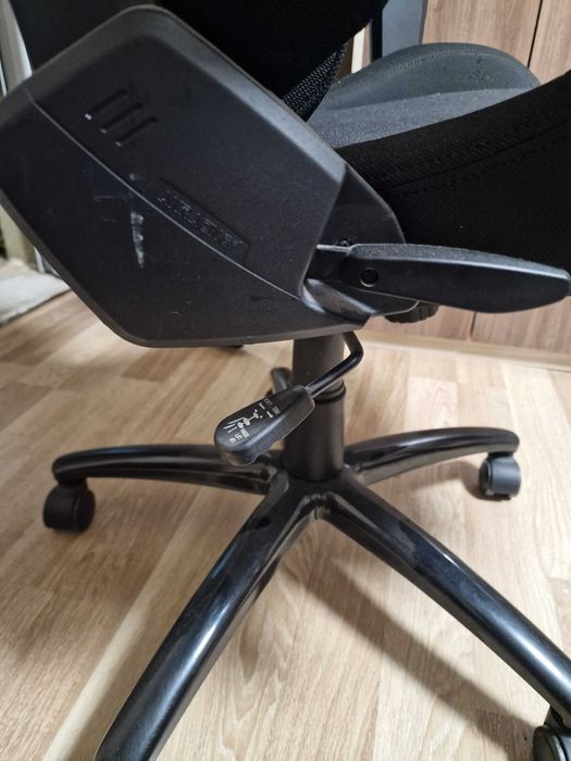 Геймърски Gaming стол Akracing с подложка за кръста.