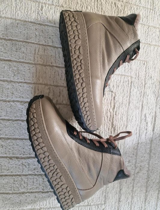 Продам турецкий кожаный обувь.