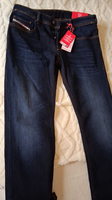 Blugi Diesel noi cu eticheta