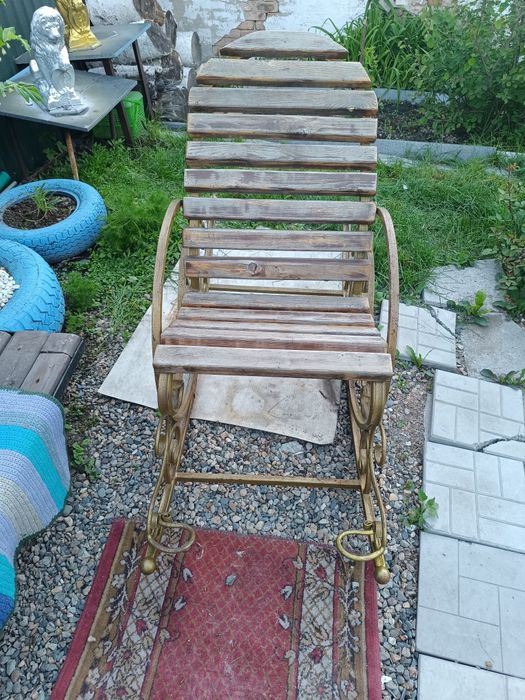 Продается кресло качалка.