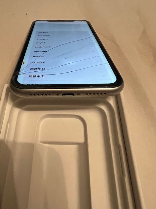 Продавам IPhone XR - 64GB - 71% батерия