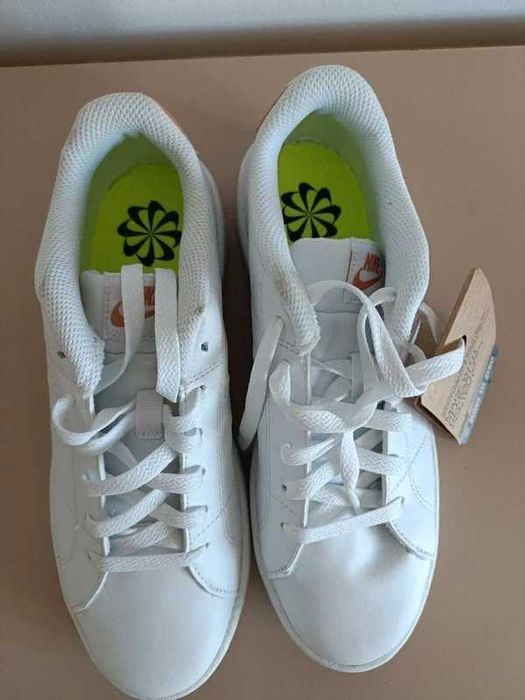 Nike (marime UK 4)