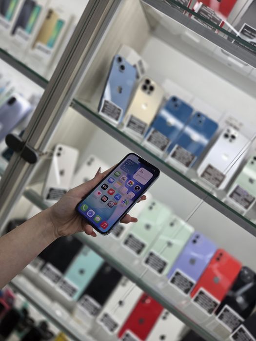 Humor GSM oferă spre vânzare / iPhone 13 Pro / 128 GB / Blue / Baterie 100% / Garanție 12 luni / Rate