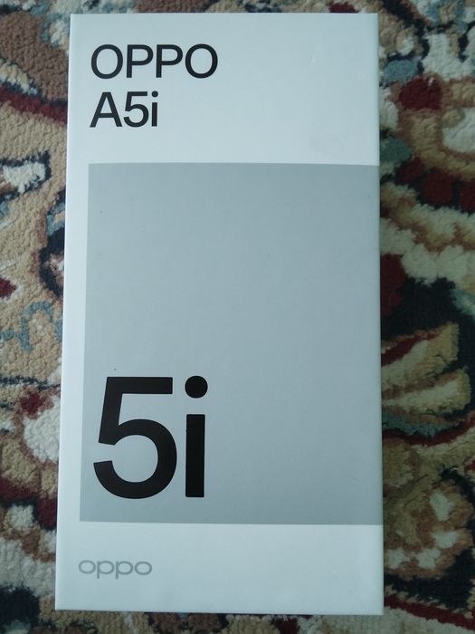 Оппо a5I потчти новый