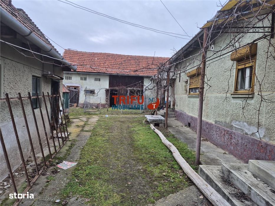 Casa in cartierul Barabant 1651mp teren, multiple posibilitati