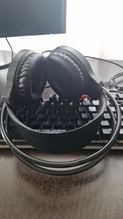Tastatura si casti noi gamming cu lumini