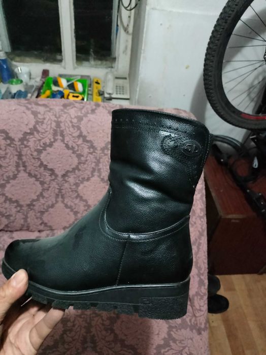 Продам женские сапони