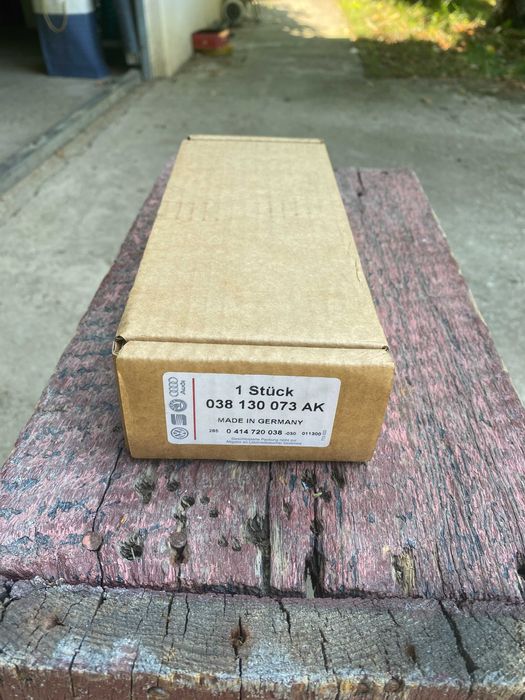 Injector pompa duza 038130073AK original nou motor AUY 1,9TDI 116CP