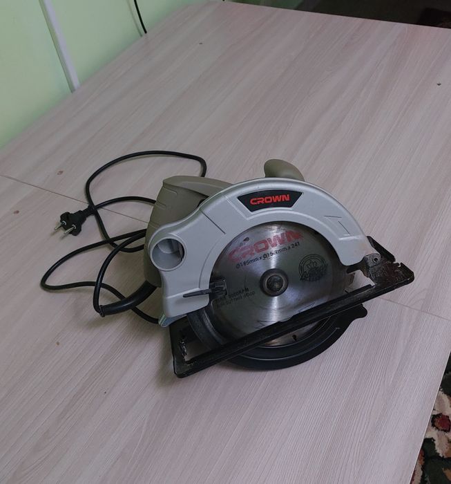 Продаётся лобзик и пчёлка!