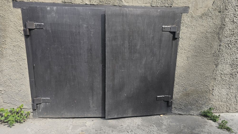 Продам -гаражные  ворота