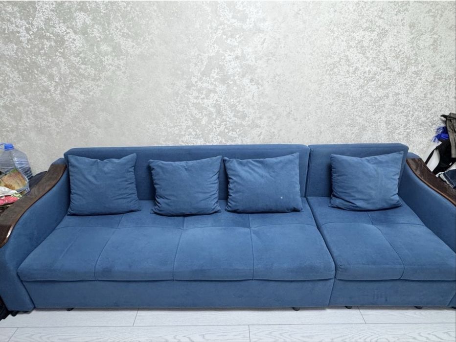 Диван. Раздвижной. Синий.