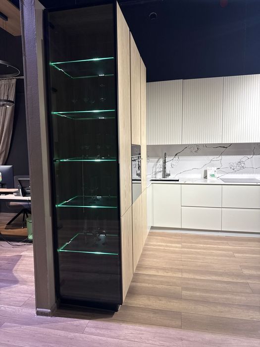 Продам угловую кухню