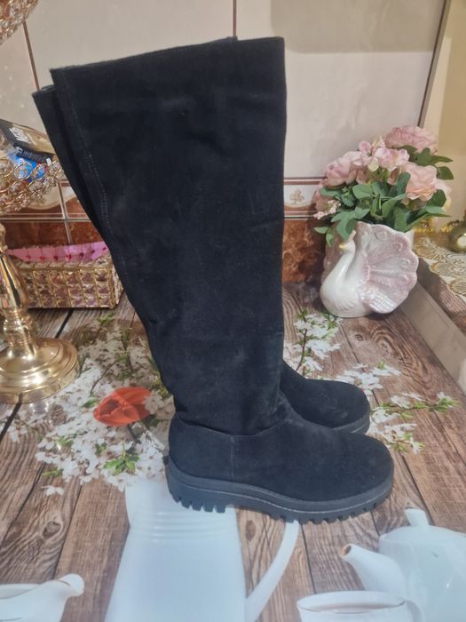 Cizme noi din piele naturala masura 36 la doar 45 lei