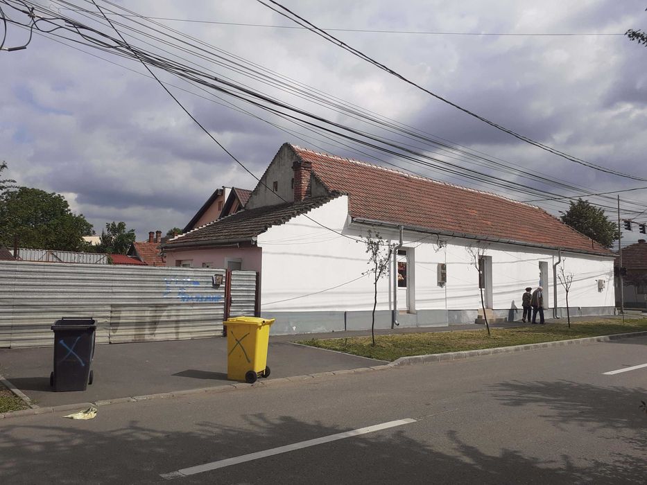 Închiriez o casă cu trei apartamente -SAD-uri, în Timișoara, zona Mehala, foarte aproape de Piața Avram Iancu - Vedere 2