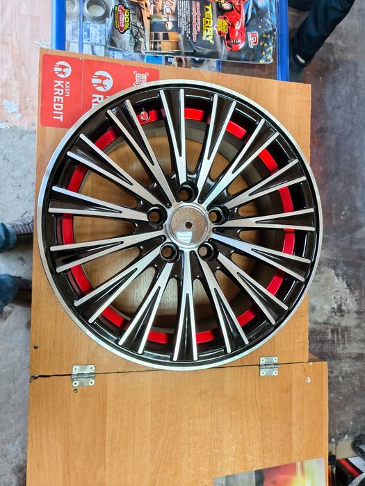 Диск R15 абсолютно новый