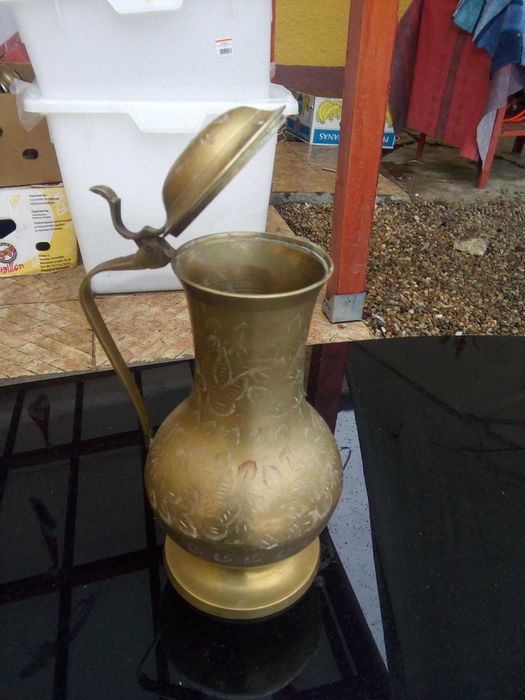 Carafe din bronz/alama