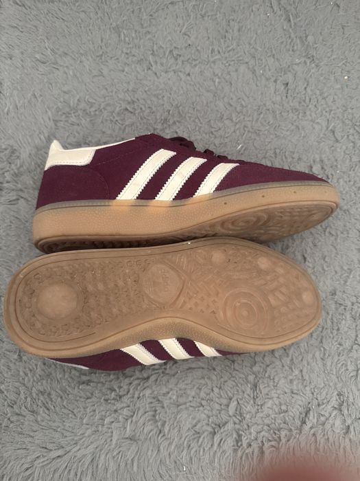 Vând adidas aproape noi