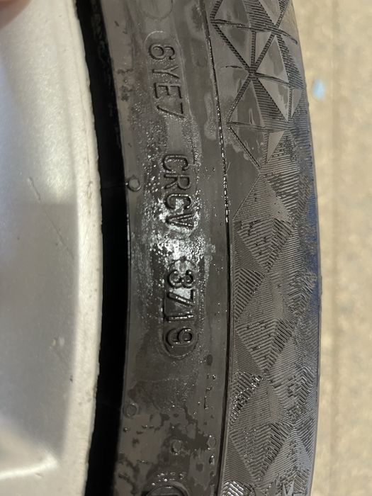 235/55/19 continental