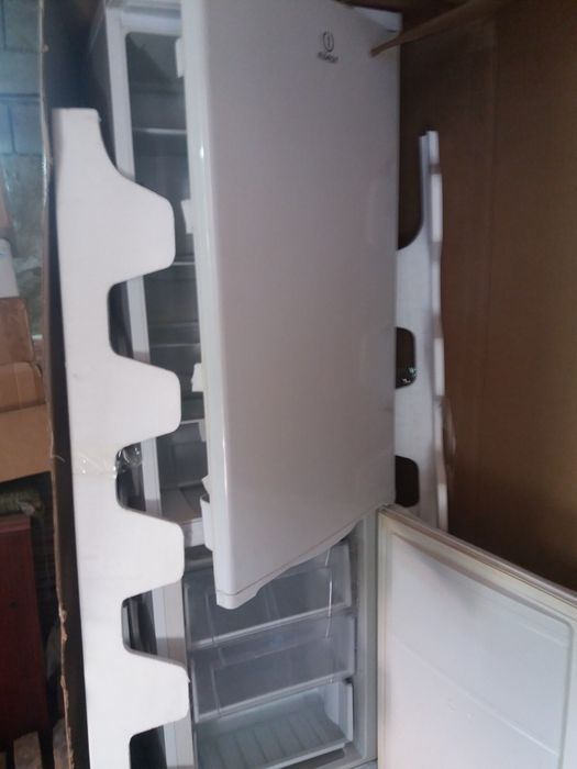 Холодильник индезит