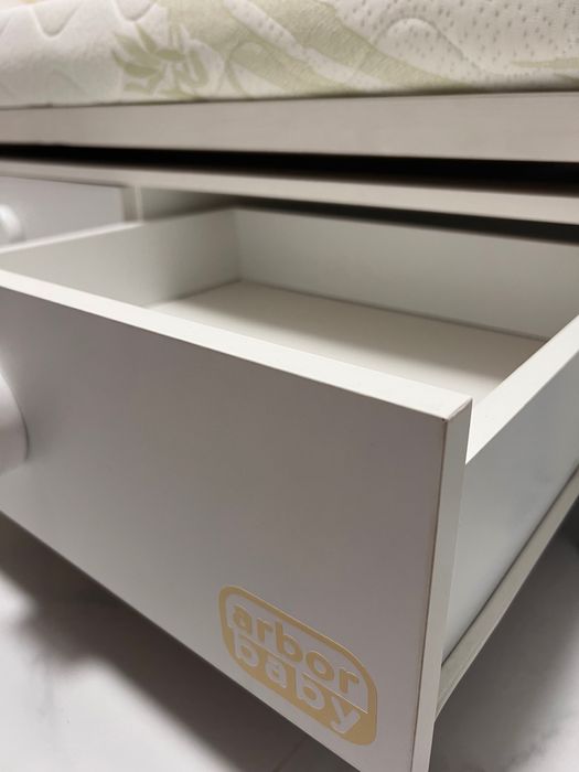 Бебешко легло/креватче с люлеещ механизъм