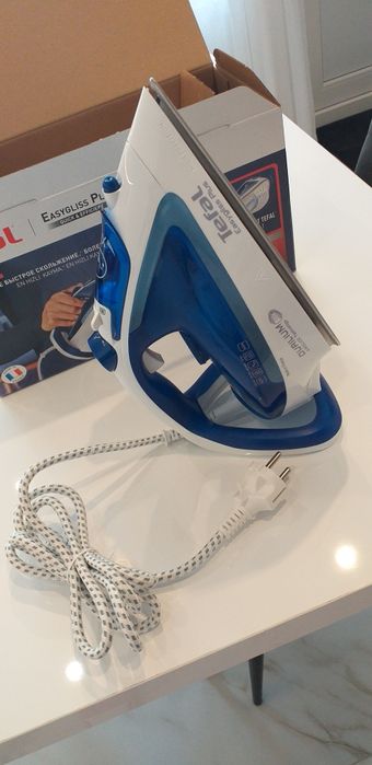 Чисто нова парна ютия Tefal