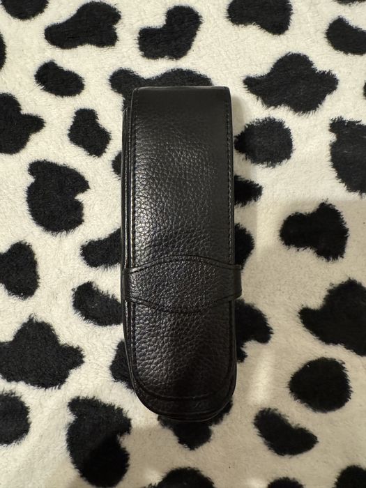 Toc cu doua sloturi pentru stilouri/pixuri