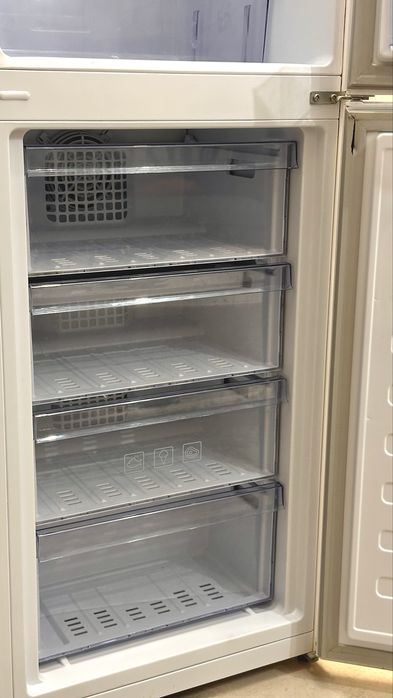 Продам холодильник BEKO на запчасти!