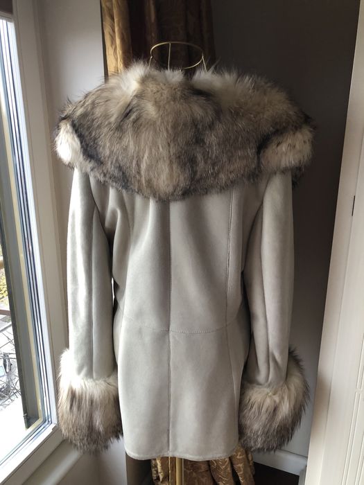 Кожух с яка от лисица.Размер 44