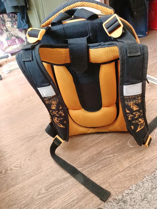 Продаю школьные рюкзаки