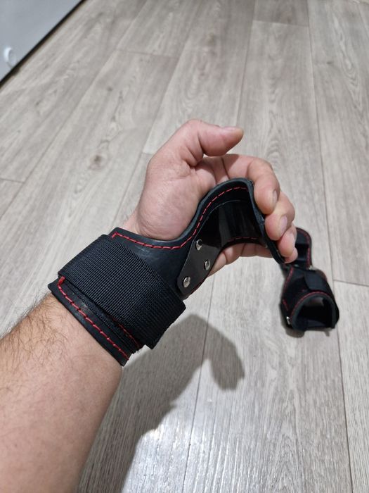 Крюки для турника