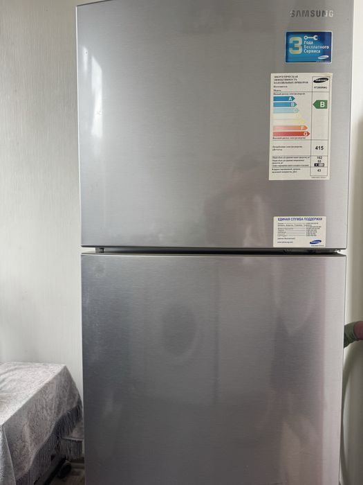 Холодильник Samsung.
