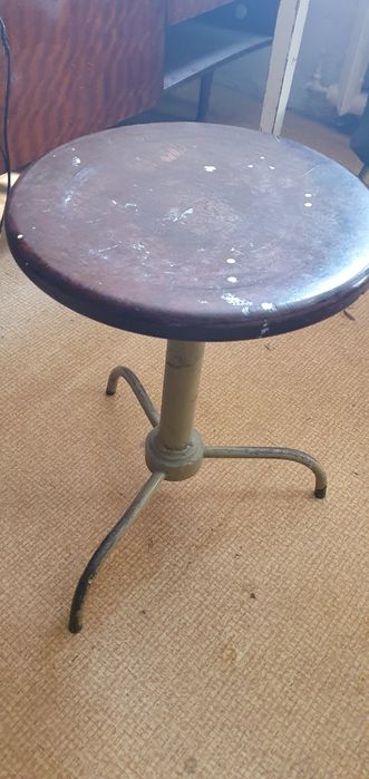 Стул для пианино