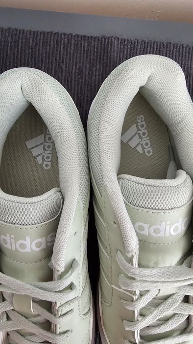 Vând adidasi Adidas