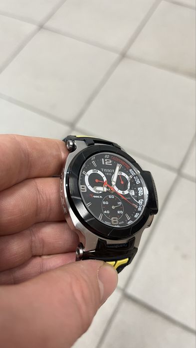 Продам очень дорогие стильные часы