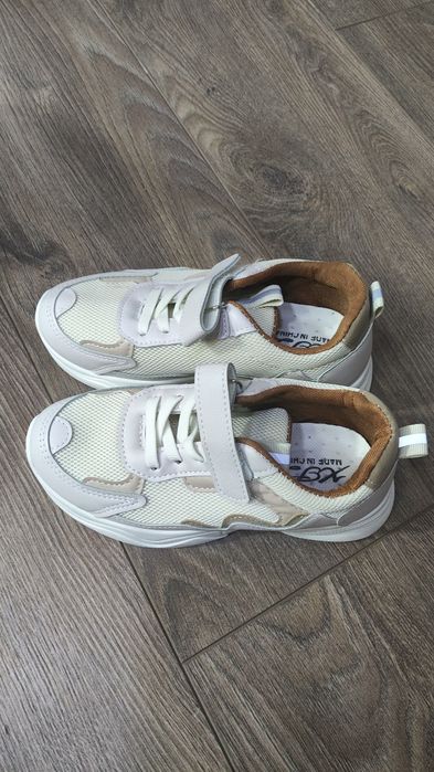 Кроссовки детские новые. 32 размер.