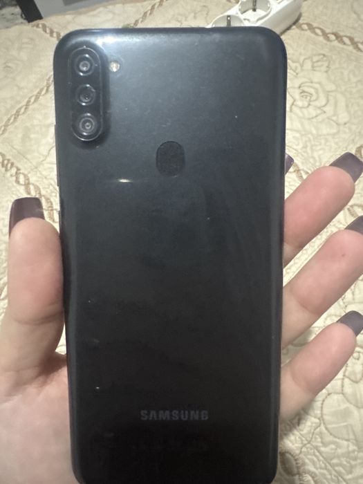 SUMSUNG а 11 телефон