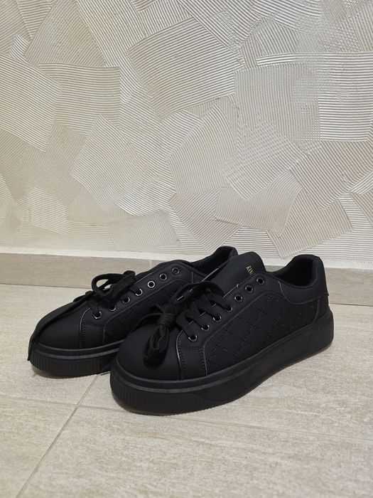 Унисекс черни маратонки 43 номер