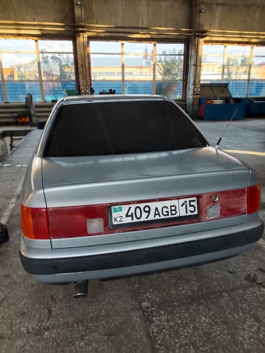 Продам машину ауди 100