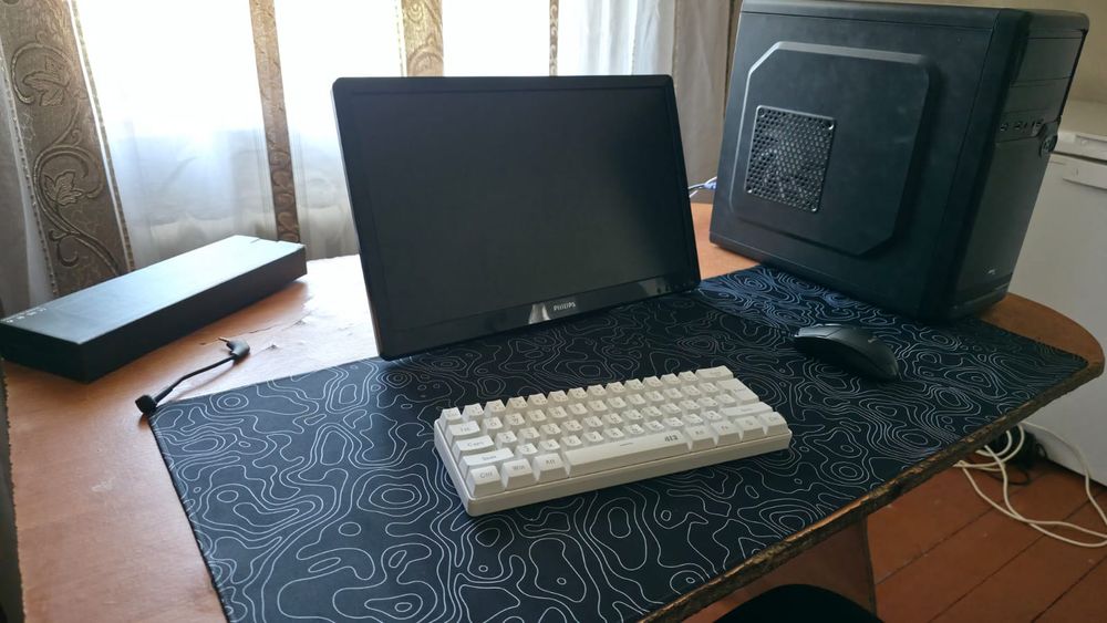 Игравой компьютер + кронштейн
