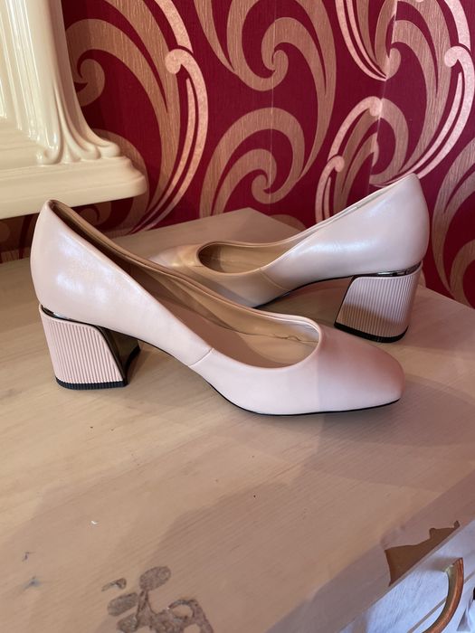 Туфли женские…..