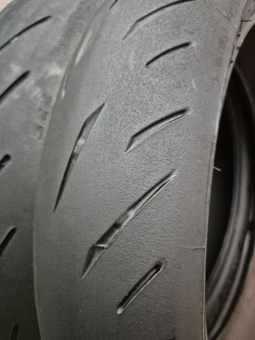 Set anvelope moto 120 70 17 cu 180 55 17 Bridgestone S21 dot 2624