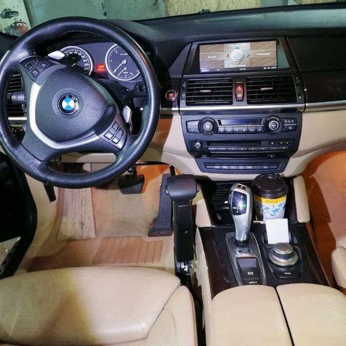 Ручное управления для инвалидов. Инвалид за рулем. Дцп. Водитель.